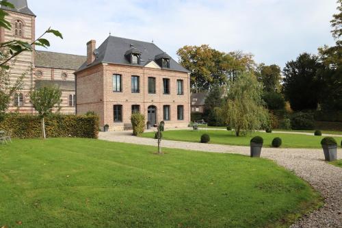 La Veules - Domaine du Presbytère avec local à vélo (La Veules - Domaine du Presbytere avec local a velo) in La Chapelle Sur Dun La Veules - Domaine du Presbytère avec local à vélo (La Veules - Domaine du Presbytere avec local a velo) in La Chapelle Sur Dun