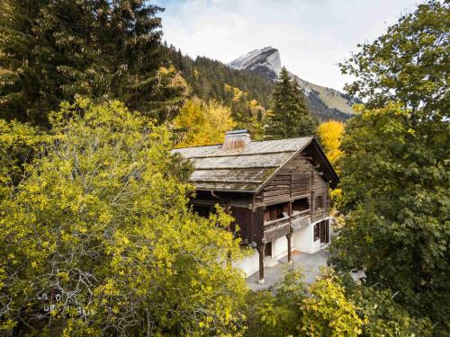 Chalet 3*, ferme renovee, 10 pers, proche pistes, garage, animaux admis - FR-1-304-162 in La Clusaz Chalet 3*, ferme renovee, 10 pers, proche pistes, garage, animaux admis - FR-1-304-162 in La Clusaz