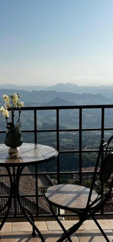 A környék, Hotel La Rocca in San Marino A környék, Hotel La Rocca in San Marino