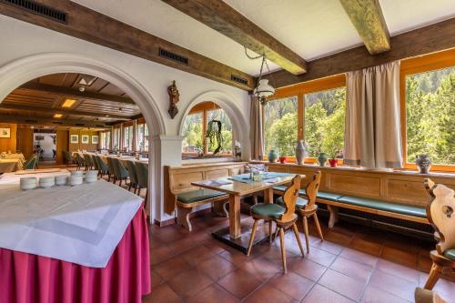 Hotel Karntnerhof in Heiligenblut Hotel Karntnerhof in Heiligenblut