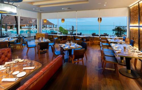 Étterem, Presidente InterContinental Cozumel Resort & Spa By IHG in Cozumel Vízpart Étterem, Presidente InterContinental Cozumel Resort & Spa By IHG in Cozumel Vízpart