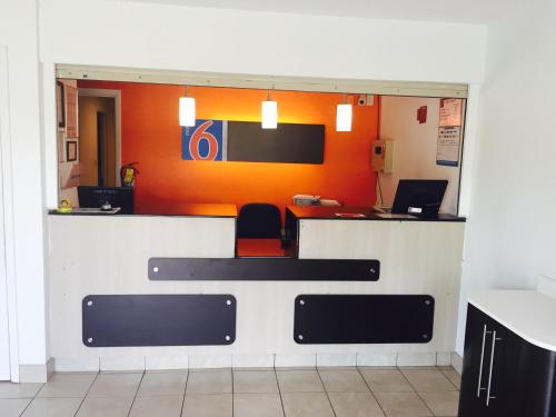 Lobi, Motel6 Dalton, GA in Dalton (GA) Lobi, Motel6 Dalton, GA in Dalton (GA)