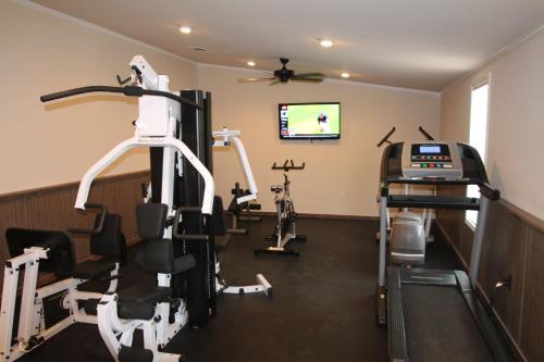 Fitneszközpont, Eagle Ford Village Suites in Dilley (TX) Fitneszközpont, Eagle Ford Village Suites in Dilley (TX)