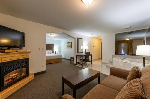 Ramada Limited Golden in Golden (BC) Ramada Limited Golden in Golden (BC)
