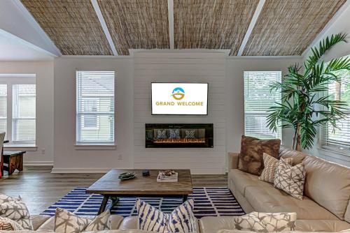 6BD Retreat for 14 with Fire Pit Patio & Lake Access in Marble Falls (TX) 6BD Retreat for 14 with Fire Pit Patio & Lake Access in Marble Falls (TX)