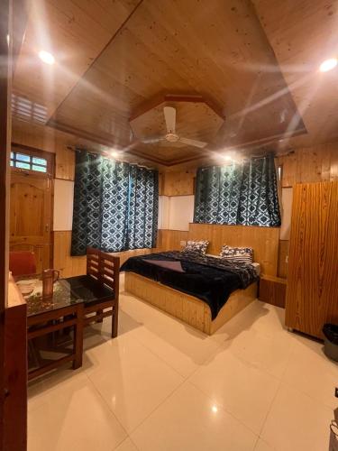 Manali luxury boutique Hotel with view in Tibetan Colony Manali luxury boutique Hotel with view in Tibetan Colony