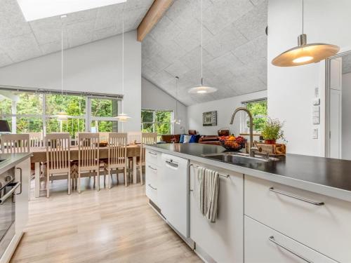 Holiday Home Varpu - 1-5km from the sea by Interhome in Hou Holiday Home Varpu - 1-5km from the sea by Interhome in Hou