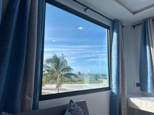 View, Quest by Entrance in Addu Atoll View, Quest by Entrance in Addu Atoll