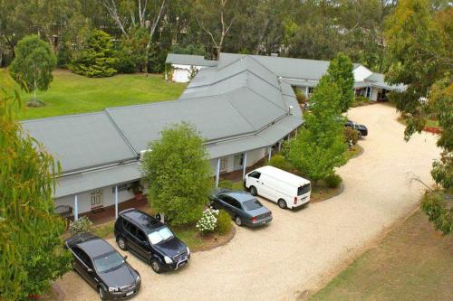 Fairway Views Motor Inn in Tocumwal Fairway Views Motor Inn in Tocumwal