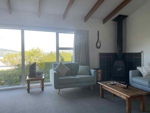 Harbour Views & Hillside Charm in Lyttelton Harbour Views & Hillside Charm in Lyttelton