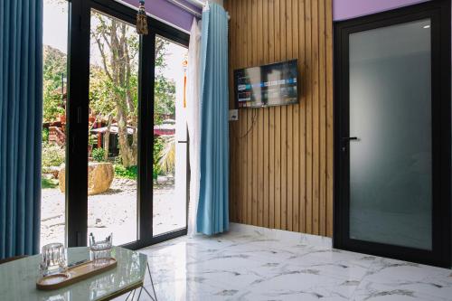 Shared lounge/TV area, Homestay PHUONG HOANG in Lang Co Shared lounge/TV area, Homestay PHUONG HOANG in Lang Co
