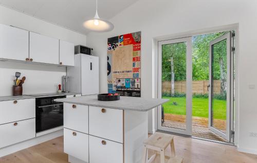 ห้องครัว, Amazing Home In Hundested With Kitchen in ฮันเดอสเทด ห้องครัว, Amazing Home In Hundested With Kitchen in ฮันเดอสเทด