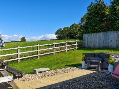 Buitenkant, Jacob's Den - Uk40976 in Morriston Buitenkant, Jacob's Den - Uk40976 in Morriston