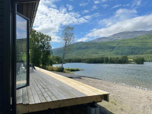 Зовнішній вигляд готелю, Cabin By Rossfjordvannet In Arctic Scenery in Фіннснес Зовнішній вигляд готелю, Cabin By Rossfjordvannet In Arctic Scenery in Фіннснес