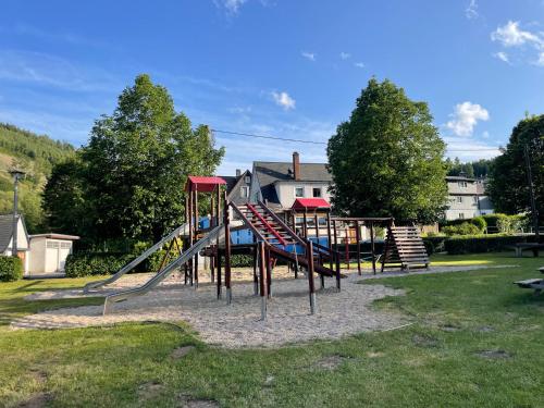 Játszótér, Ferienhaus Holiday Heaven in Meuselbach - Schwarzmuhle Játszótér, Ferienhaus Holiday Heaven in Meuselbach - Schwarzmuhle