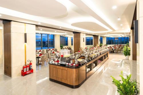 Ételek és italok, Mường Thanh Luxury Điện Biên (Muong Thanh Luxury Đien Bien) near Dien Bien Phui repülőtér Ételek és italok, Mường Thanh Luxury Điện Biên (Muong Thanh Luxury Đien Bien) near Dien Bien Phui repülőtér