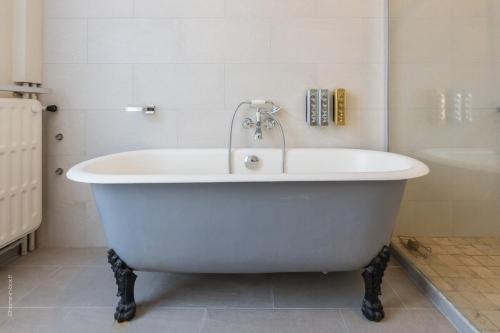 Luxury Family Villa - 18P - Pool - Sauna - Gym in Bois-Colombes Luxury Family Villa - 18P - Pool - Sauna - Gym in Bois-Colombes