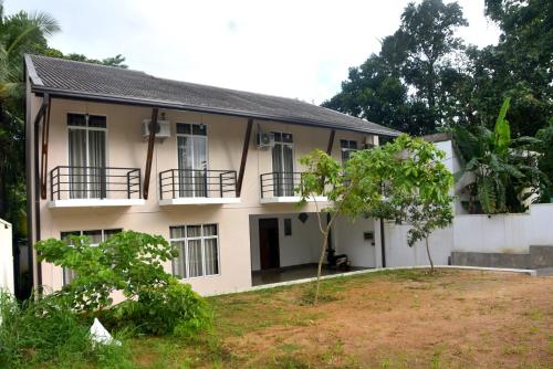 Exterior view, Grand White Hotel in Homagama Exterior view, Grand White Hotel in Homagama