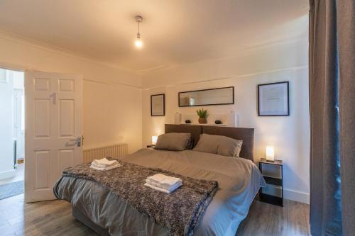 8 Bed Contractor Family Stays Free Private Parking in Peartree 8 Bed Contractor Family Stays Free Private Parking in Peartree