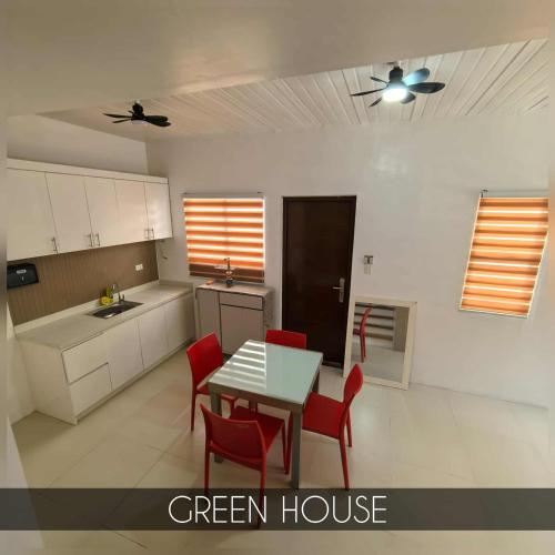 Transient Rooms near Davao Airport by Lemonique in Ma-a Transient Rooms near Davao Airport by Lemonique in Ma-a