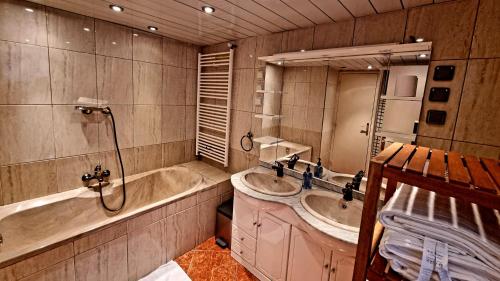 Villa 170M2 Piscine Parc des calanques 10 min Stade velodrome in Marseille, 9e arrondissement Villa 170M2 Piscine Parc des calanques 10 min Stade velodrome in Marseille, 9e arrondissement