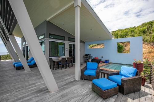 Μπαλκόνι/βεράντα, Eco Haute - Romantic Luxury Villa St John USVI Ocean Views Private Pool in East End Μπαλκόνι/βεράντα, Eco Haute - Romantic Luxury Villa St John USVI Ocean Views Private Pool in East End