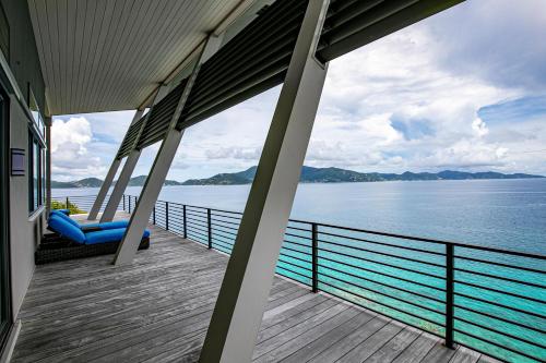 Θέα, Eco Haute - Romantic Luxury Villa St John USVI Ocean Views Private Pool in East End Θέα, Eco Haute - Romantic Luxury Villa St John USVI Ocean Views Private Pool in East End