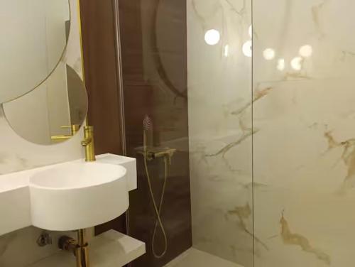 Spacious & Near the Subway in Amadora Spacious & Near the Subway in Amadora