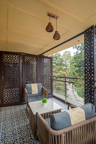 Balkon/Terrasse, Sandoz Palm Retreat - Mall Road, Mussoorie in Mussoorie Balkon/Terrasse, Sandoz Palm Retreat - Mall Road, Mussoorie in Mussoorie