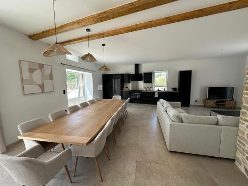 Gîte 10 personnes avec spa privatif (Gite 10 personnes avec spa privatif) in Pouilly-en-Auxois Gîte 10 personnes avec spa privatif (Gite 10 personnes avec spa privatif) in Pouilly-en-Auxois
