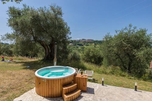 جاكوزي, Montebello degli Olivi in Chiusi جاكوزي, Montebello degli Olivi in Chiusi