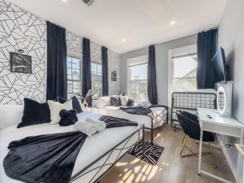 Stylish Secret, 1 FREE Parking, Sleeps 8, Walk to train and Red Bull Arena, 20 Percent OFF in Harrison (NJ) Stylish Secret, 1 FREE Parking, Sleeps 8, Walk to train and Red Bull Arena, 20 Percent OFF in Harrison (NJ)