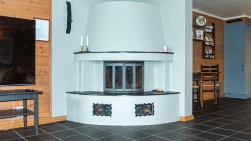 Shared lounge/TV area, Spacious Family Apartment in Hemsedal, Ski In-Out, Sauna, 30m from Skarsnuten hotell in Hemsedal Shared lounge/TV area, Spacious Family Apartment in Hemsedal, Ski In-Out, Sauna, 30m from Skarsnuten hotell in Hemsedal