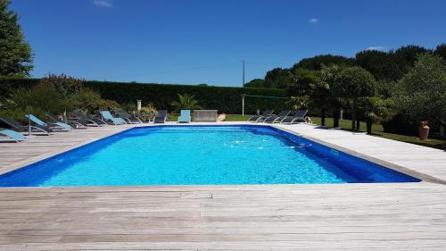 مسبح, Domaine de La Meniguere in Villeneuve-de-Marsan مسبح, Domaine de La Meniguere in Villeneuve-de-Marsan