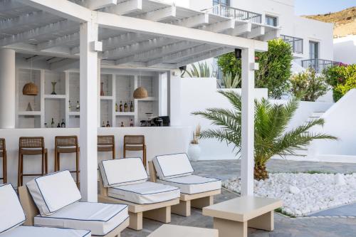 Swimming pool, Mr. and Mrs. White Tinos in Tinos Swimming pool, Mr. and Mrs. White Tinos in Tinos