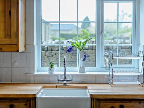 المرافق, 5 Bed in Bingley 91977 in Bingley المرافق, 5 Bed in Bingley 91977 in Bingley