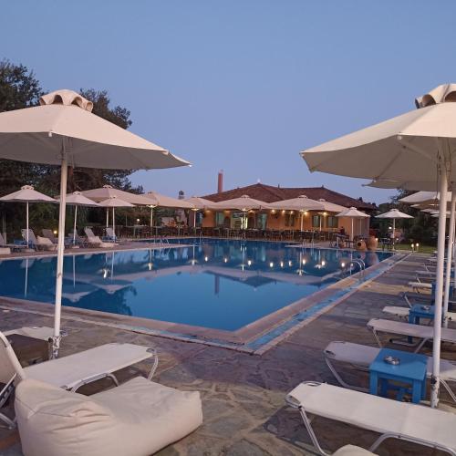 Hotel Sias Resort in Agios Avgoustinos Hotel Sias Resort in Agios Avgoustinos