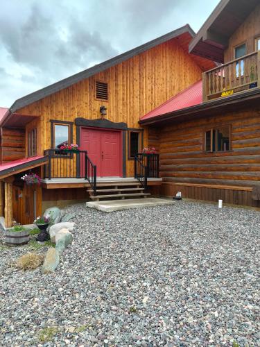A szálláshely kívülről, Smithers Driftwood Lodge in Smithers A szálláshely kívülről, Smithers Driftwood Lodge in Smithers