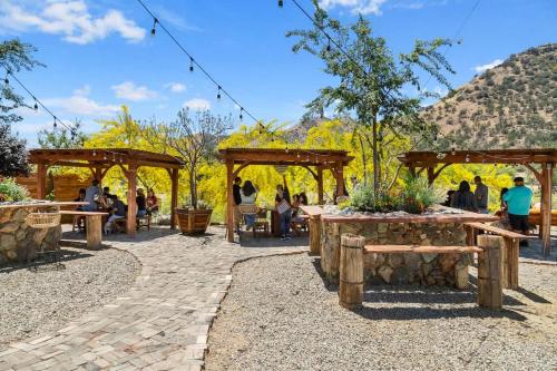 Tiny River House in Three Rivers (CA) Tiny River House in Three Rivers (CA)