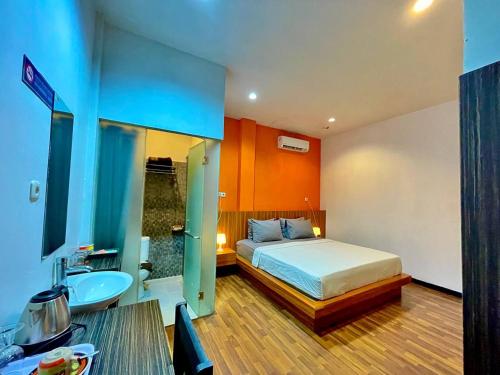 Ladja Hotel Sintang in Sintang Ladja Hotel Sintang in Sintang