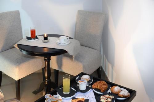 Food and beverages, Barbarella Suite in Plebiscito Food and beverages, Barbarella Suite in Plebiscito