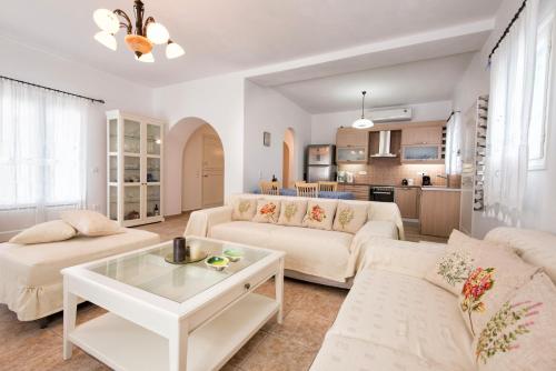 This photo about Villa Armelina shared on HyHotel.com