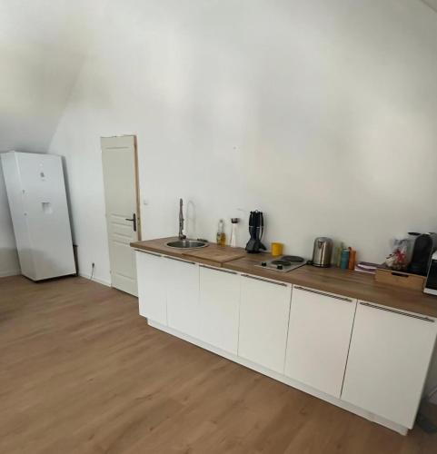 Konyha, Appartement 14 minutes aéroport de Beauvais (Appartement 14 minutes aeroport de Beauvais) in Essuiles Konyha, Appartement 14 minutes aéroport de Beauvais (Appartement 14 minutes aeroport de Beauvais) in Essuiles