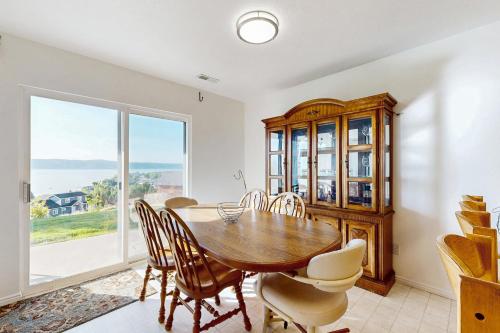Harbor Village Lakeview Condo 902-3 in Garden City (UT) Harbor Village Lakeview Condo 902-3 in Garden City (UT)