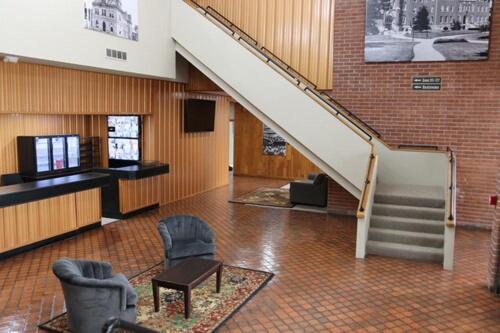 Előcsarnok, Heritage Hotel of Quincy in Quincy (Illinois) Előcsarnok, Heritage Hotel of Quincy in Quincy (Illinois)