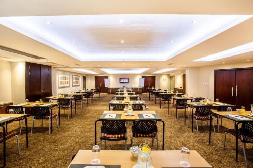 會議室/宴會廳, 城市小屋酒店 - 約翰內斯堡坦博國際機場 (City Lodge Hotel at OR Tambo International Airport Johannesburg) in 約翰尼斯堡 會議室/宴會廳, 城市小屋酒店 - 約翰內斯堡坦博國際機場 (City Lodge Hotel at OR Tambo International Airport Johannesburg) in 約翰尼斯堡