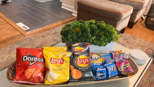 Food and beverages, 3BR Executive Stay 15 Min to ATL Airport Fast Wi-Fi Free Parking in Collier Heights Food and beverages, 3BR Executive Stay 15 Min to ATL Airport Fast Wi-Fi Free Parking in Collier Heights