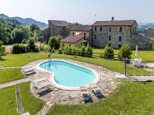 Úszómedence, Farmhouse in Marche with Private Pool in Frontino Úszómedence, Farmhouse in Marche with Private Pool in Frontino