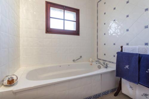 This photo about Villa Monte do Casal shared on HyHotel.com