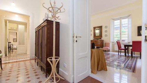 Portico Ottavia Garden Apartment - image 2